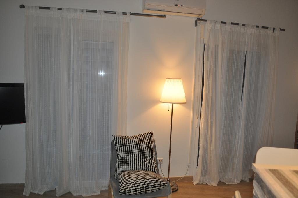 Ronda De Segovia Apartman Madrid Kültér fotó