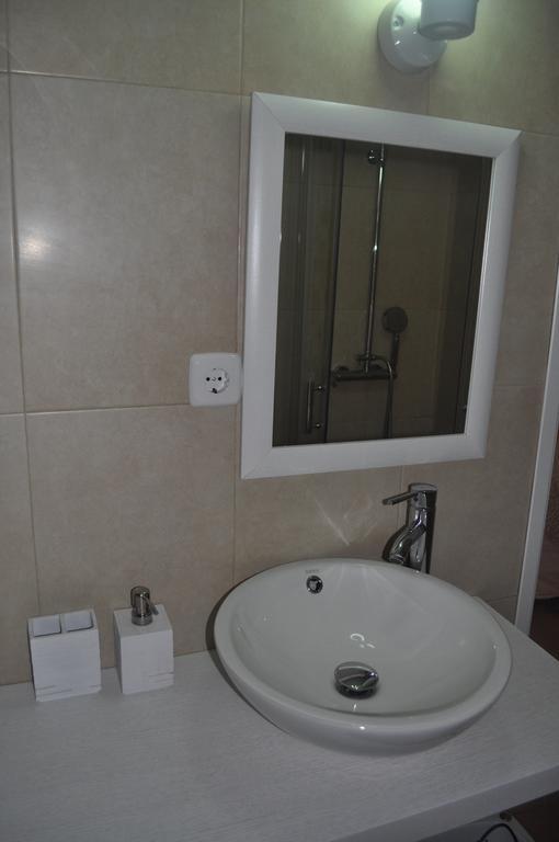 Ronda De Segovia Apartman Madrid Kültér fotó